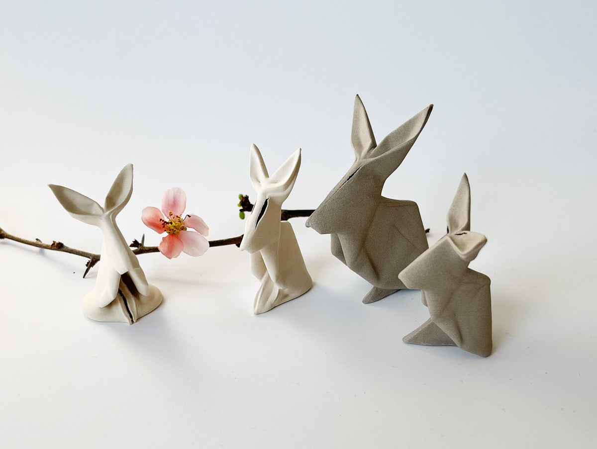 Hasen aus Keramik - filigrane Origami Hasen als Osterdeko aus Keramik