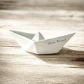 Abschiedsgeschenk, Schiffchen aus Porzellan mit dem Schriftzug gute "Reise" - personalisierbar