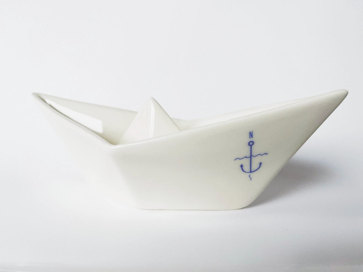 Porzellanschiffchen als maritime Dekoration, mit blauem Aufdruck Anker, Heimathafen, Lieblingsmensch, Danke, Moin aus Hamburg